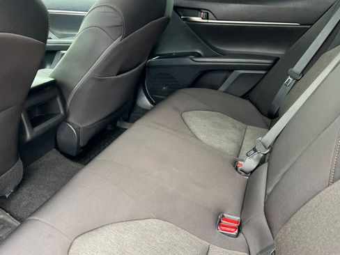 Used 2020 Toyota Camry LE image 5