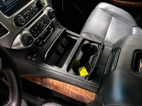 Used 2020 Chevrolet Tahoe Premier AWD/4WD image 17