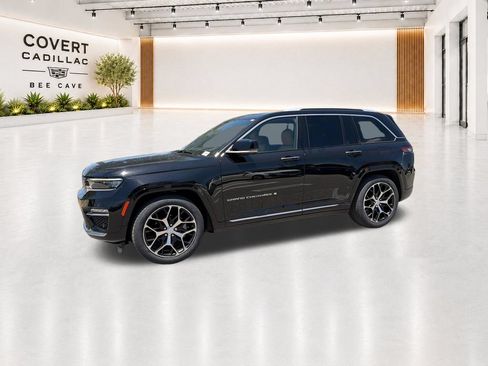 Used 2023 Jeep Grand Cherokee Summit AWD/4WD image 5