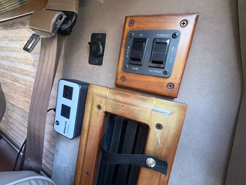 Used 1995 Ford E-150 and Econoline 150 image 21