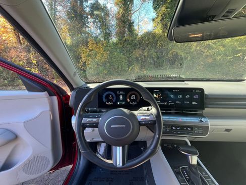 Used 2025 Hyundai Kona SEL image 30