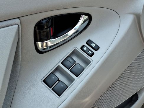 Used 2011 Toyota Camry LE w/ LE Extra-Value Pkg FWD image 15