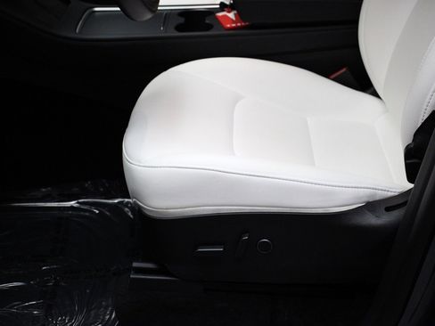 Used 2023 Tesla Model Y Long Range image 56