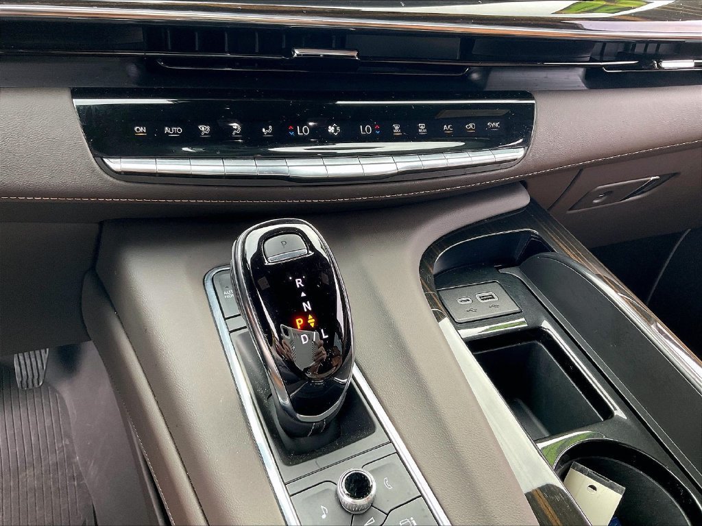 Used 2024 Cadillac Escalade Sport w/ LPO, ONYX Package AWD/4WD image 26