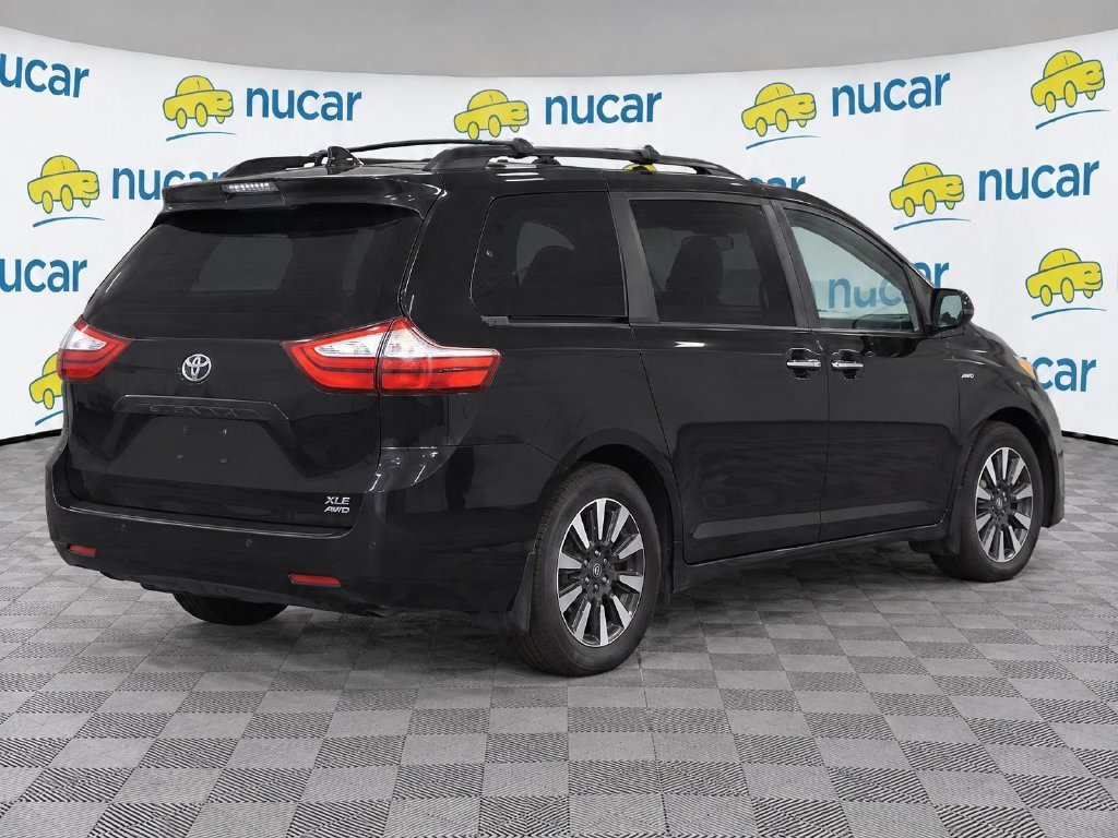 Used 2018 Toyota Sienna XLE w/ XLE Navigation Package AWD/4WD image 4