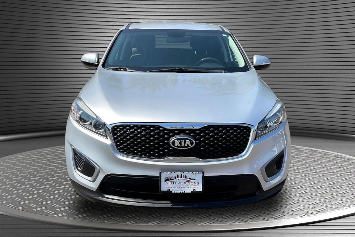 Used 2016 Kia Sorento L FWD image 2