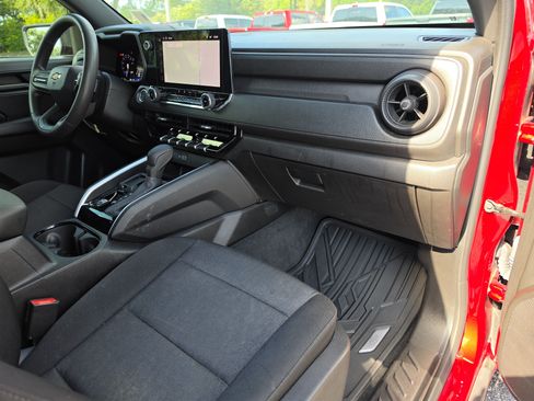 Used 2024 Chevrolet Colorado W/T w/ WT Convenience Package II RWD image 17