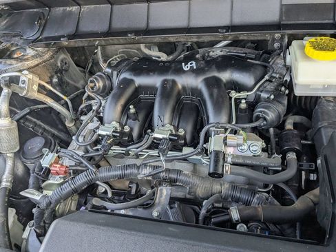 Used 2024 Nissan Pathfinder S FWD image 32