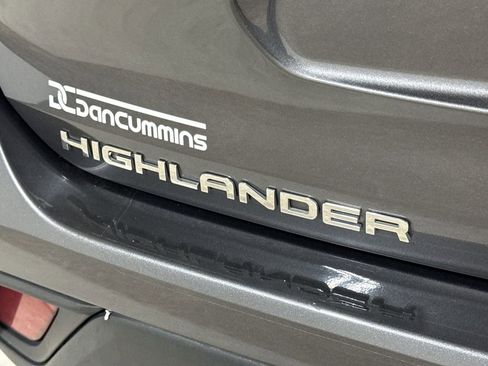 Used 2023 Toyota Highlander L image 26