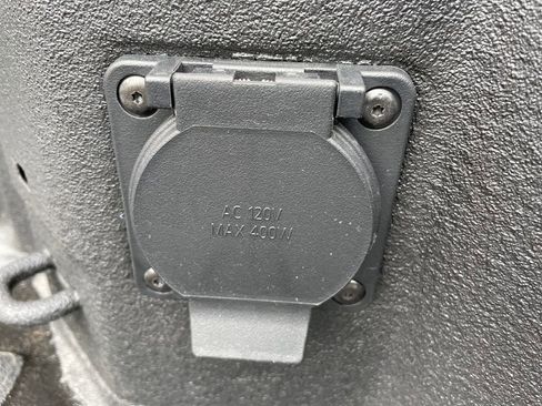 Used 2025 GMC Sierra 1500 AT4 w/ AT4 Premium Package image 50