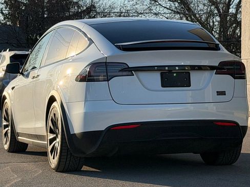 Used 2023 Tesla Model X Plaid image 7