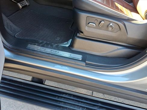 Used 2023 GMC Yukon Denali Ultimate image 16