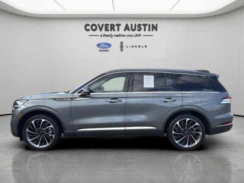 Used 2023 Lincoln Aviator Reserve w/ Equipment Group 201A image 2