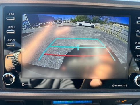 Used 2022 Toyota Tacoma TRD Off-Road image 25