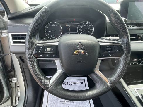 Used 2022 Mitsubishi Outlander ES AWD/4WD image 15
