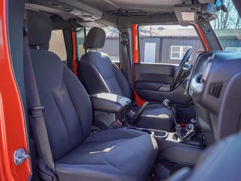 Used 2015 Jeep Wrangler Unlimited Sport w/ Quick Order Package 23S image 31