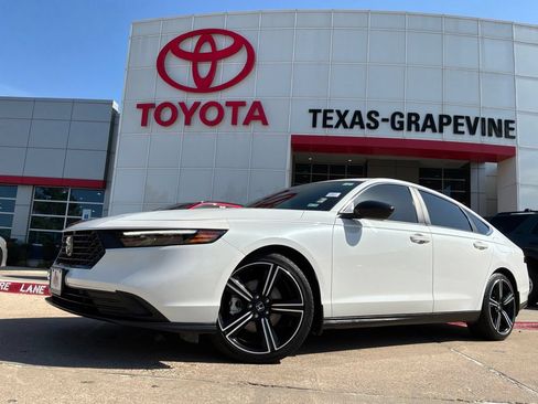 Used 2023 Honda Accord Sport image 2