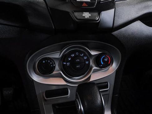 Used 2019 Ford Fiesta SE FWD image 24