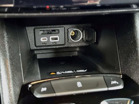 Used 2023 Chevrolet Bolt LT w/ Infotainment Package FWD image 21