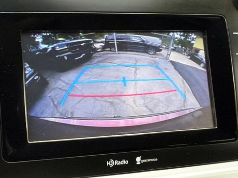 Used 2015 Toyota Highlander Plus AWD/4WD image 25