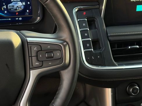 Used 2024 Chevrolet Suburban Premier image 19