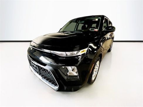 Used 2022 Kia Soul LX image 3