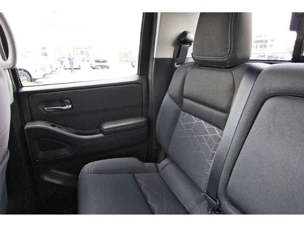 Certified 2025 Nissan Frontier SV w/ SV Convenience Package RWD image 9