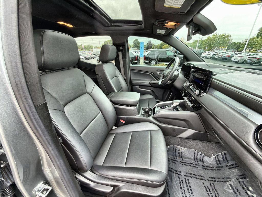 Used 2023 Chevrolet Colorado LT w/ LT Convenience Package III AWD/4WD image 23