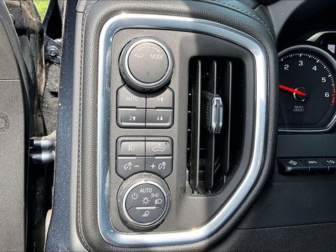 Used 2021 Chevrolet Silverado 1500 LTZ w/ Technology Package AWD/4WD image 31