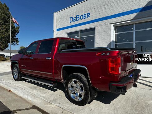 Used 2018 Chevrolet Silverado 1500 LTZ Z71 image 3