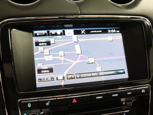 Used 2015 Jaguar XJ L Portfolio RWD image 30