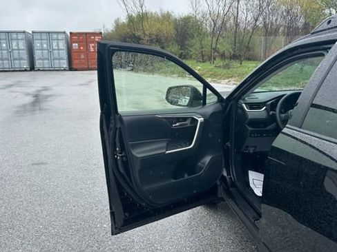Used 2025 Toyota RAV4 XLE w/ Convenience Package AWD/4WD image 14
