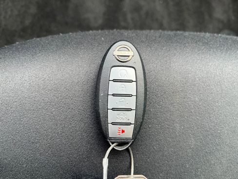 Used 2025 Nissan Altima 2.5 SV FWD image 21