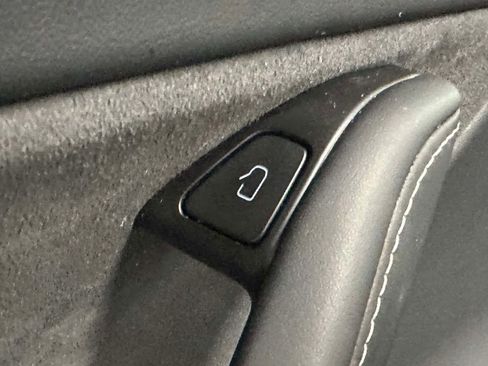 Used 2024 Tesla Model Y Performance AWD/4WD image 18