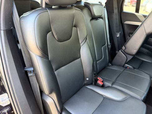 Used 2021 Volvo XC90 T5 Momentum w/ Protection Package Premier AWD/4WD image 11