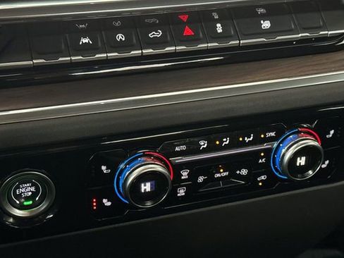 Used 2024 GMC Sierra 1500 SLT image 31