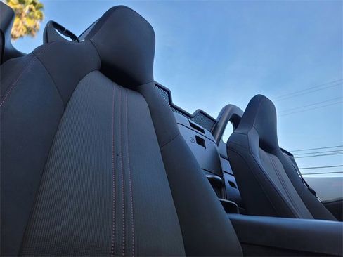 Used 2018 MAZDA MX-5 Miata Club image 14