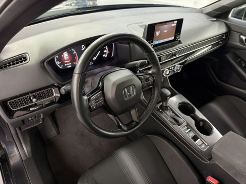 Used 2025 Honda Civic Sport image 4