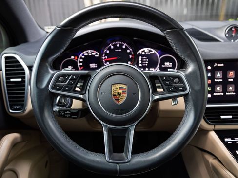 Certified 2023 Porsche Cayenne Platinum Edition AWD/4WD image 13