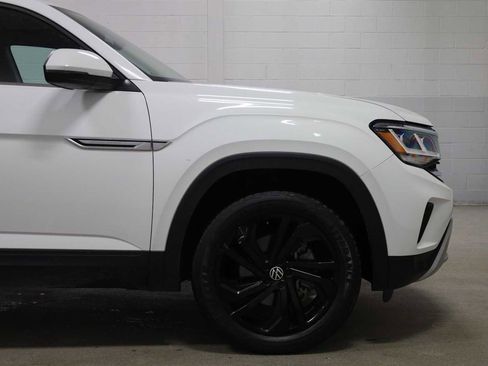 Used 2023 Volkswagen Atlas Cross Sport SE image 11