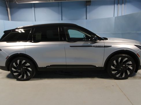 New 2026 Lincoln Nautilus Reserve w/ Jet Appearance Package image 30