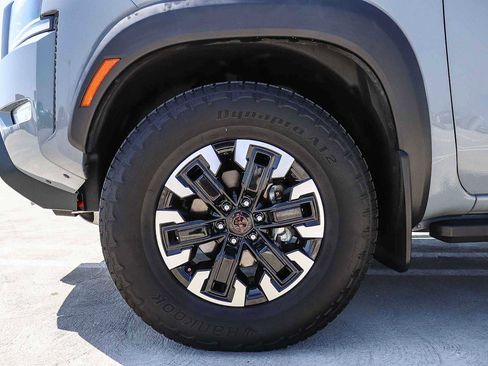 Used 2023 Nissan Frontier PRO-4X w/ Pro Convenience Package AWD/4WD image 11