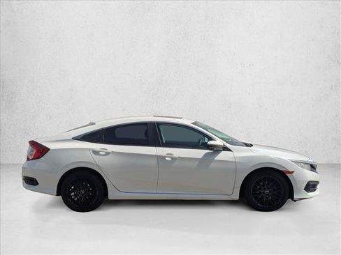 Used 2016 Honda Civic EX image 4