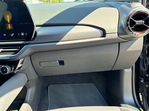 Certified 2024 Chevrolet Equinox EV RS image 28