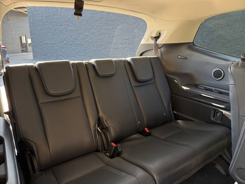 Used 2023 Subaru Ascent Limited w/ Technology Package image 17