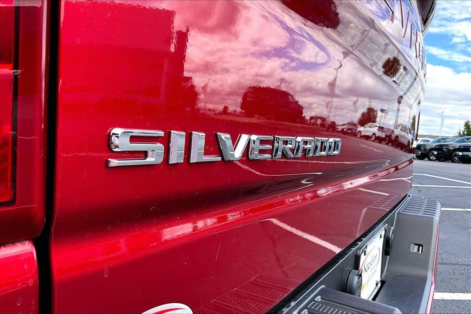 Used 2024 Chevrolet Silverado 1500 RST w/ Protection Package AWD/4WD image 10