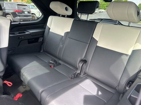 Used 2025 Toyota Sequoia Capstone AWD/4WD image 18