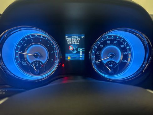 Used 2013 Chrysler 300 RWD image 34