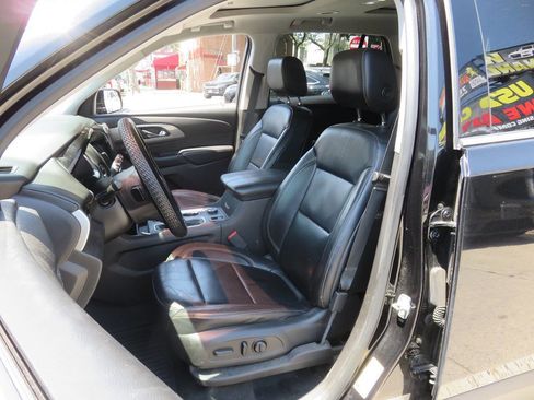 Used 2018 Chevrolet Traverse LT AWD/4WD image 10