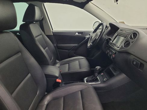 Used 2014 Volkswagen Tiguan SE image 21